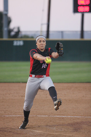 SPORTS_softball2_sarahsmith